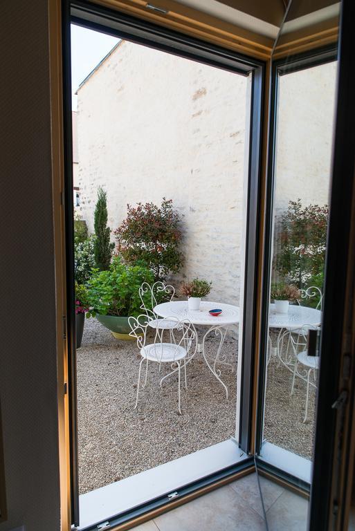 Ame De La Terre Bed & Breakfast Ruffey-lès-Échirey Ruang foto